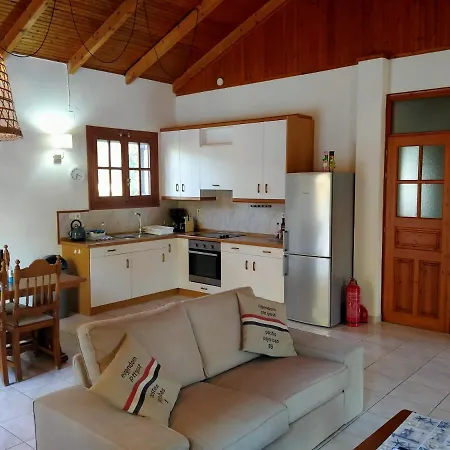 Bungalow Gialova Сasa de vacaciones *